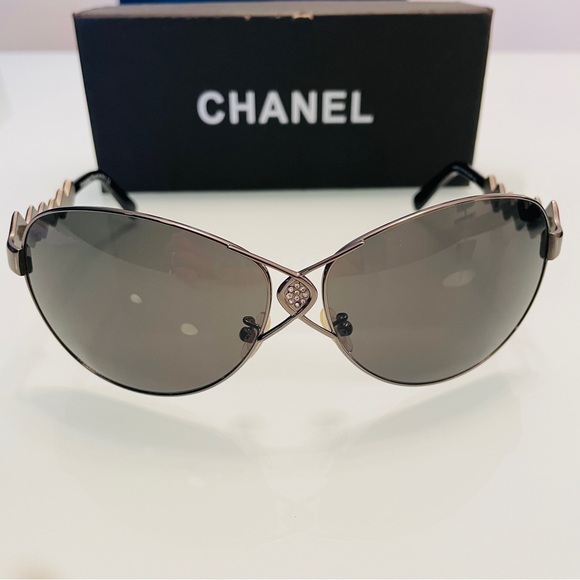 Authentic Vintage Chanel Black Sunglasses with Crystals CH2045C COL.192/… - Picture 1 of 11